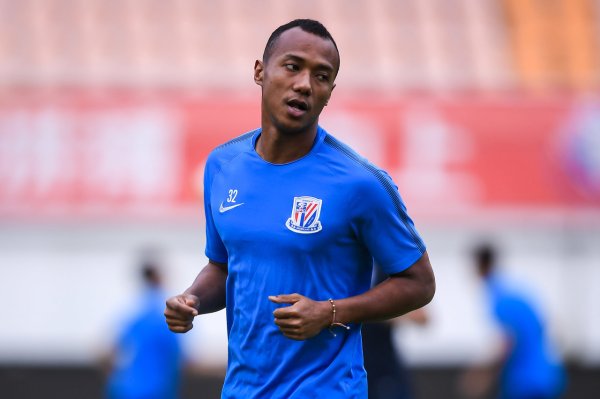 朱辰杰因伤无法出战申花与国安的“京沪大战”体育集锦