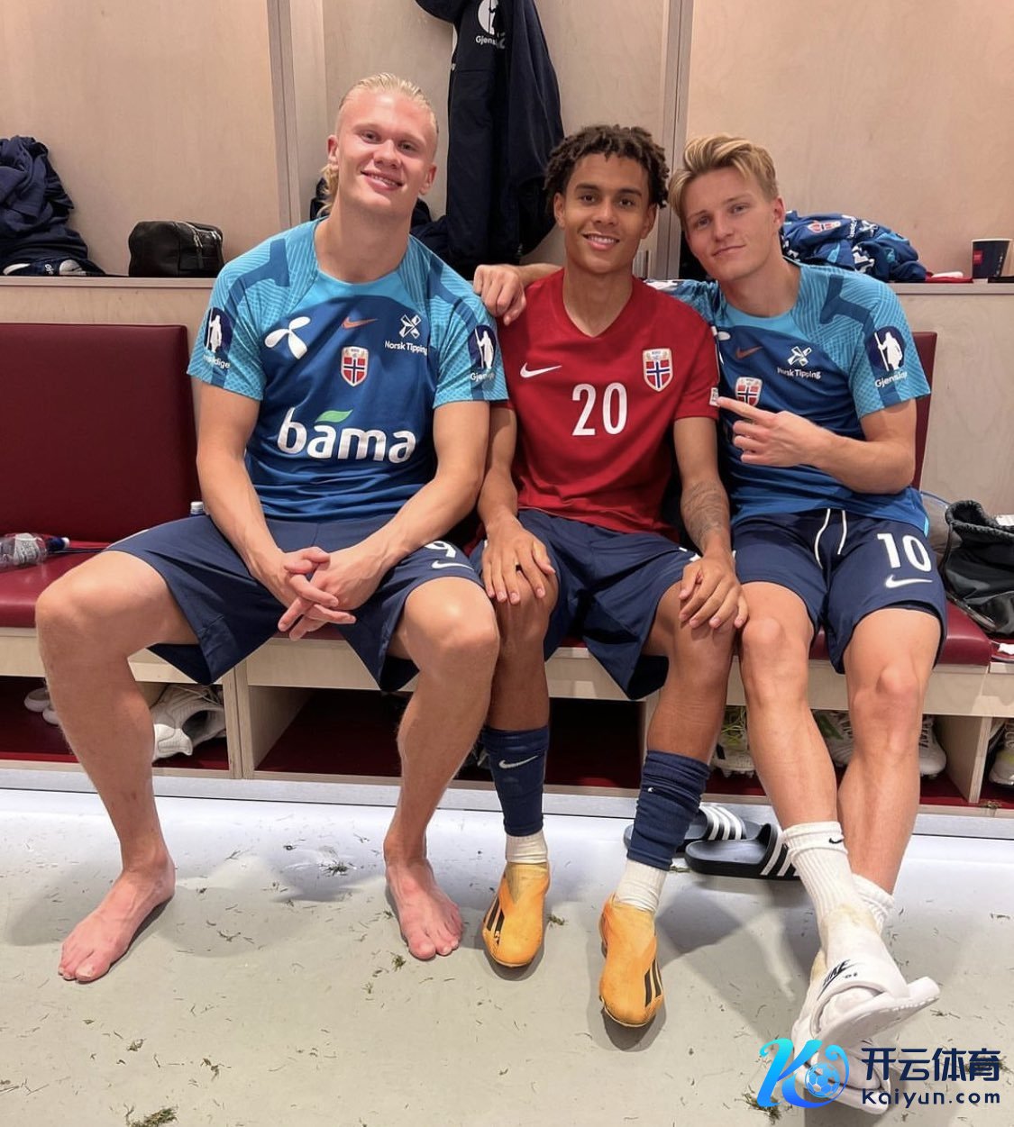 努萨：很欢笑能向哈兰德学习体育赛事直播，他对德甲的评价很积极